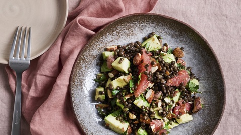 Salat med belugalinser og grapefrugt